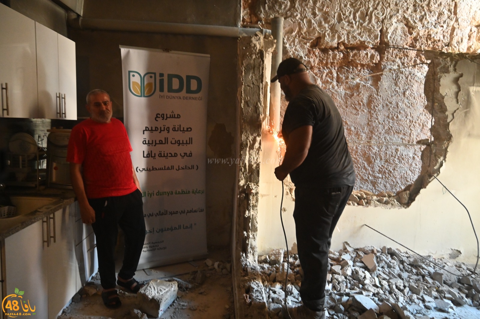  جمعية يافا تُباشر بترميم أحد البيوت المتضررة من الحريق .. والحملة مستمرة